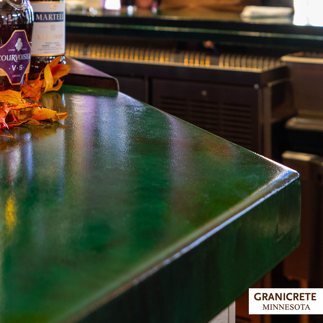 Charlie's Irish Pub and Restaurant horseshoe bar